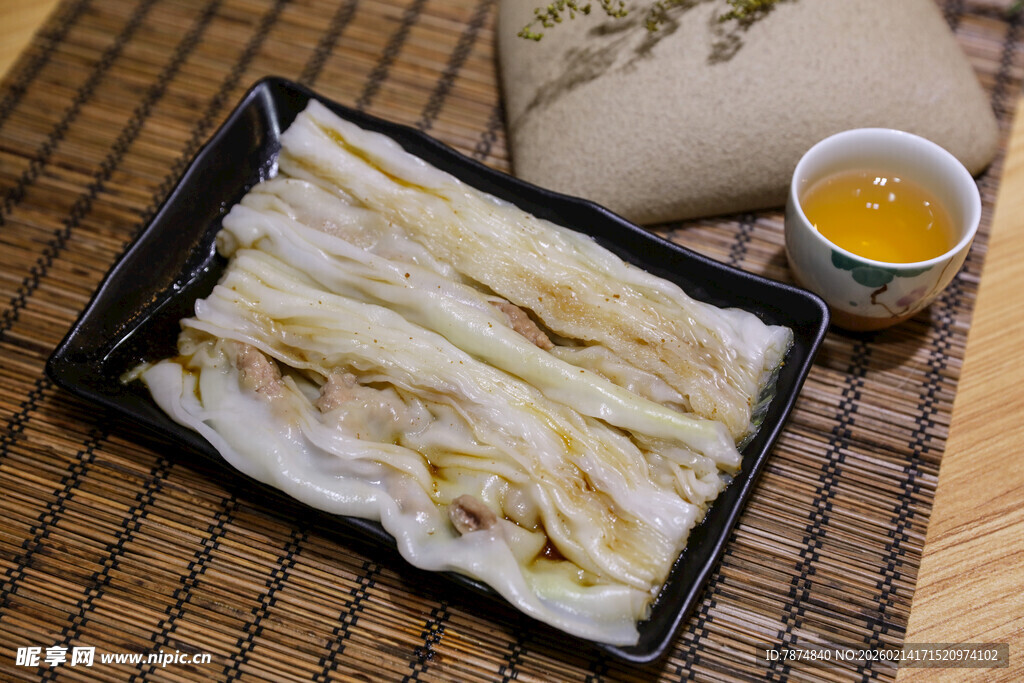 鲜嫩白菜摆盘 佐茶饮