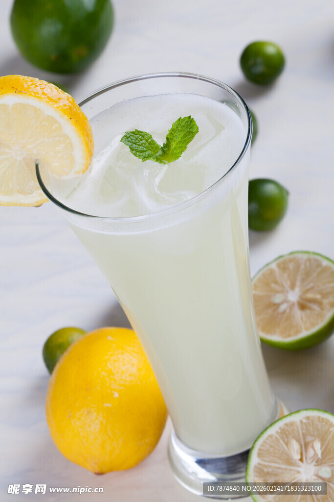 清新柠檬薄荷奶昔饮品