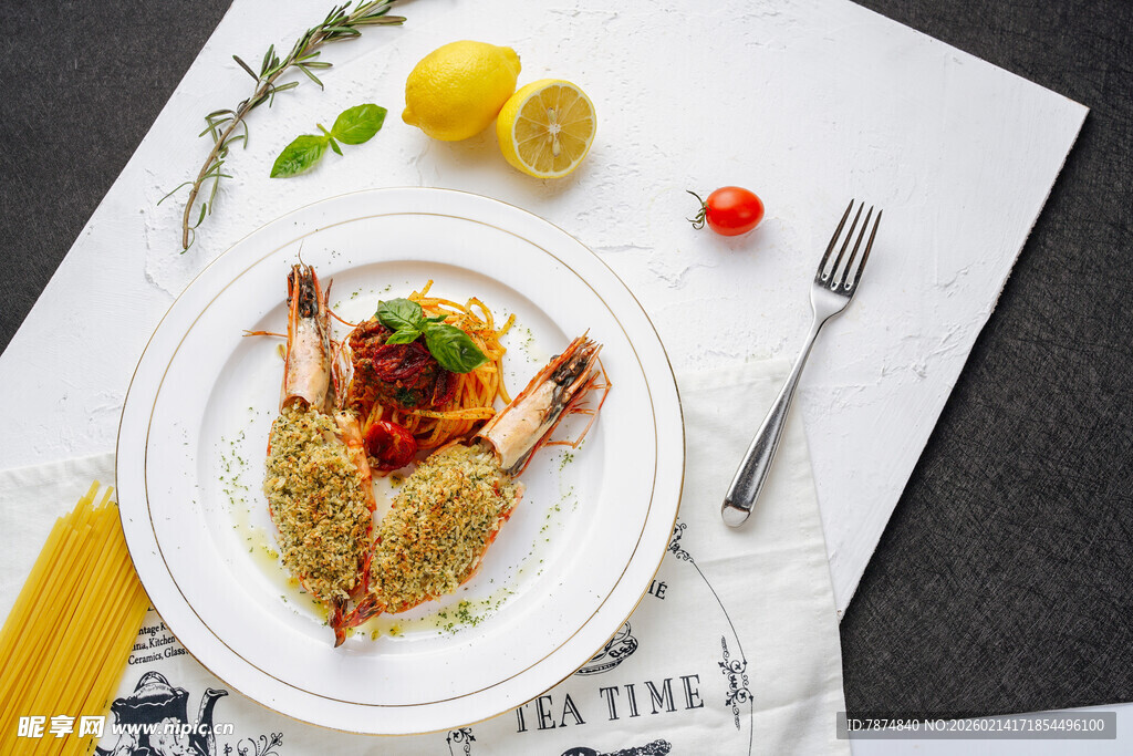 美味香煎鸡胸肉摆盘