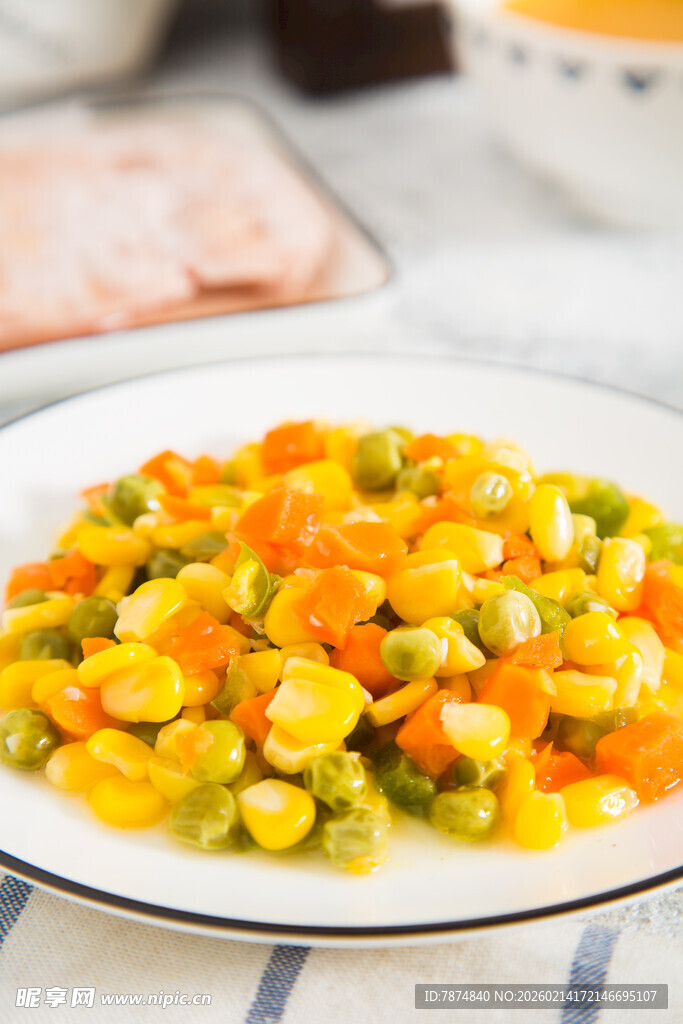 美味玉米胡萝卜豌豆粒