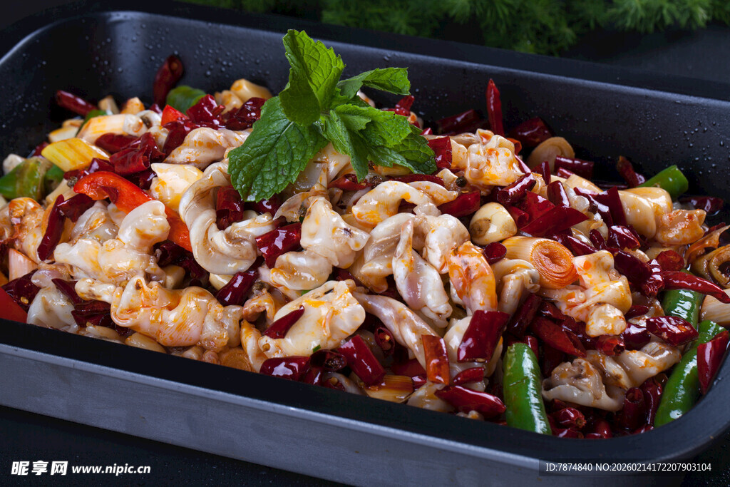 香辣美味牛蛙菜品