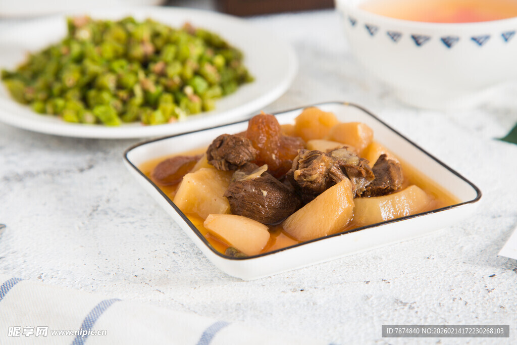 萝卜炖牛肉美食特写