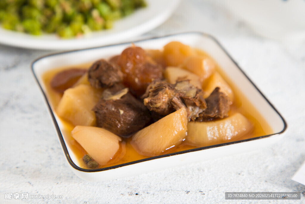 萝卜炖牛肉美食特写