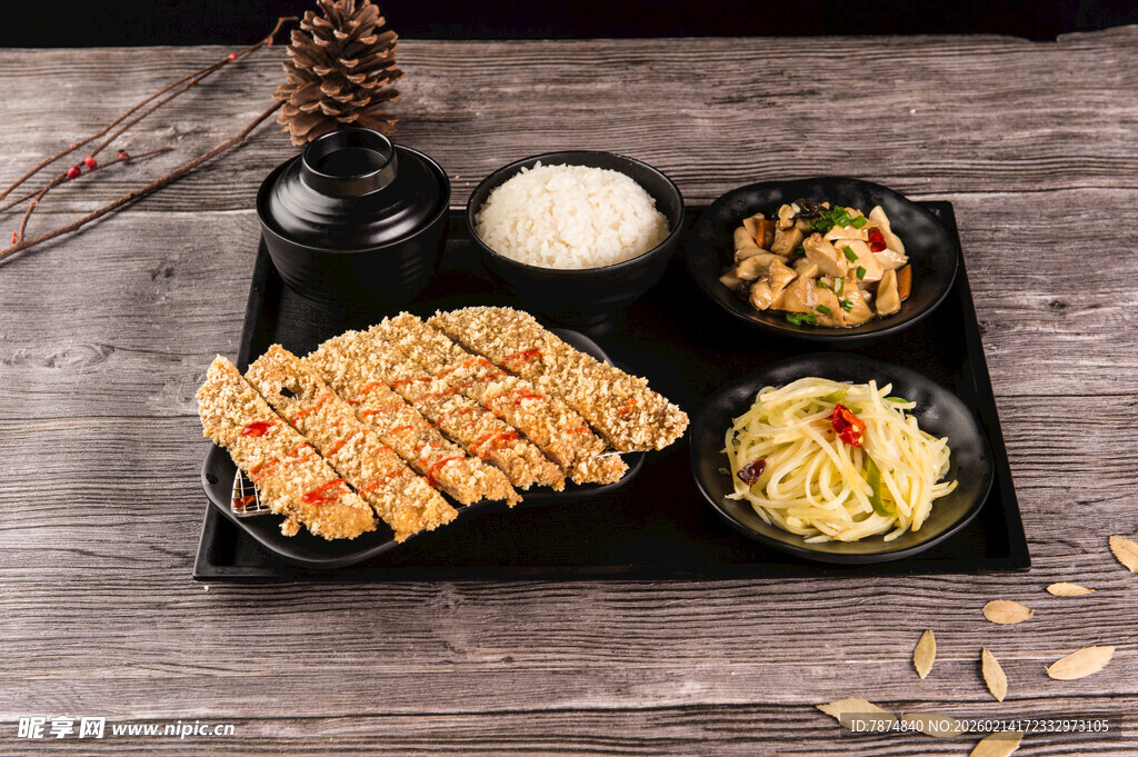 日式炸鸡套餐美食展示