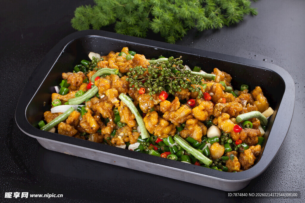 美味炒饭配蔬菜