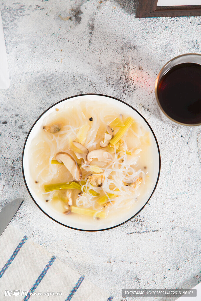 美味营养的燕麦粥早餐