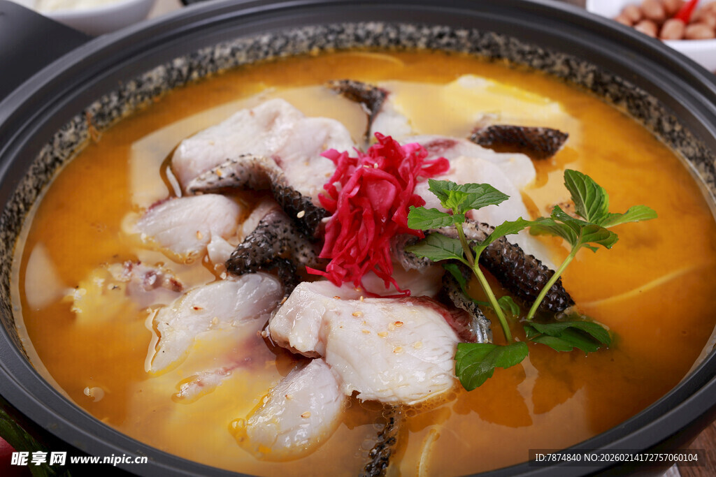 美味金汤酸菜鱼锅