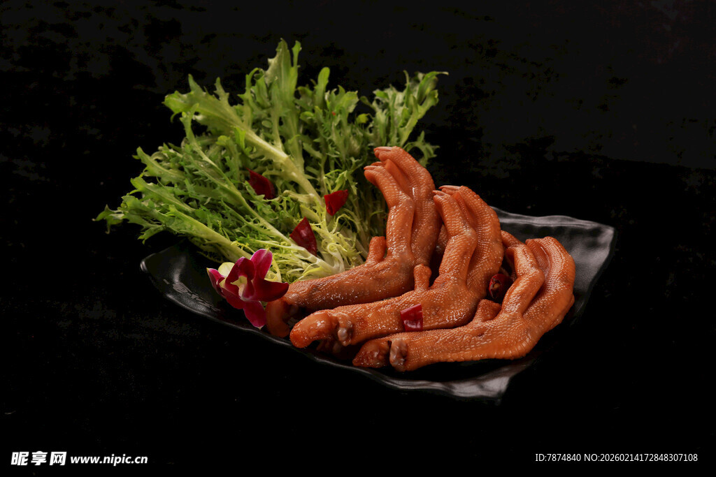 美味香肠配新鲜蔬菜