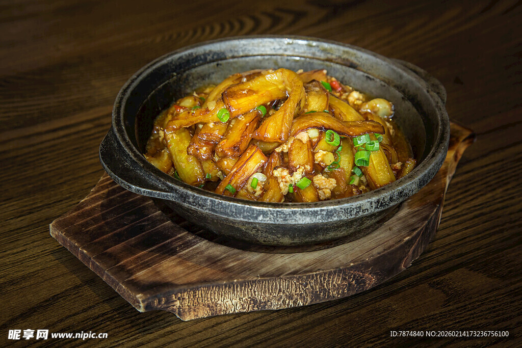 石锅美味蔬菜杂烩