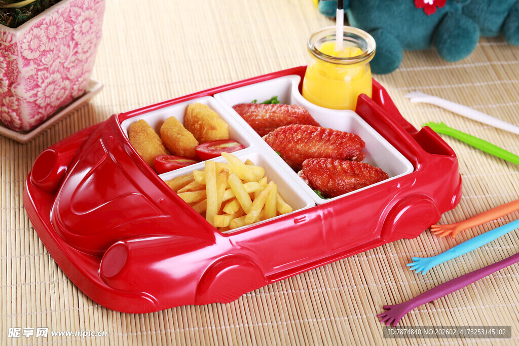 红色汽车造型儿童餐盒