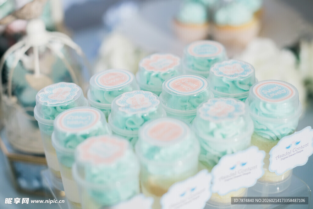 薄荷绿系精致纸杯蛋糕