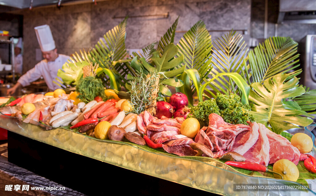 丰盛多样的自助生鲜美食
