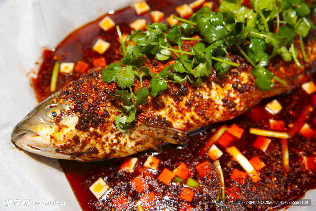 香辣可口的美味烤鱼