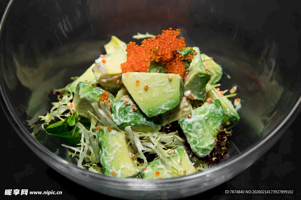 牛油果蟹籽沙拉