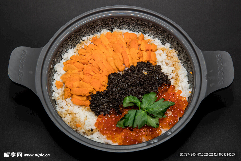 多彩拌饭 视觉与味觉的盛宴