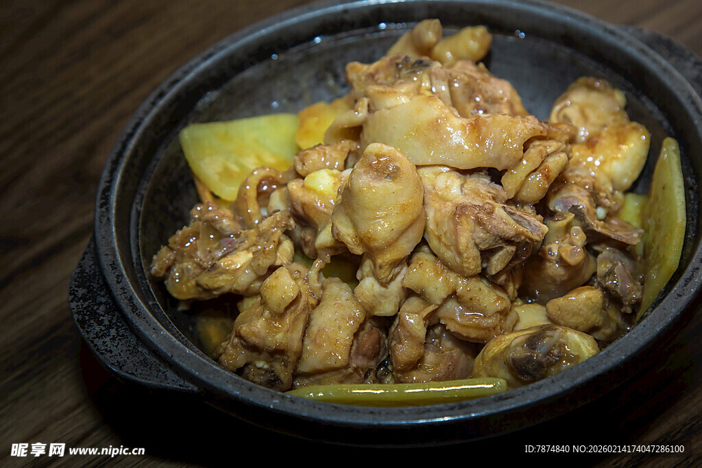 美味石锅鸡肉