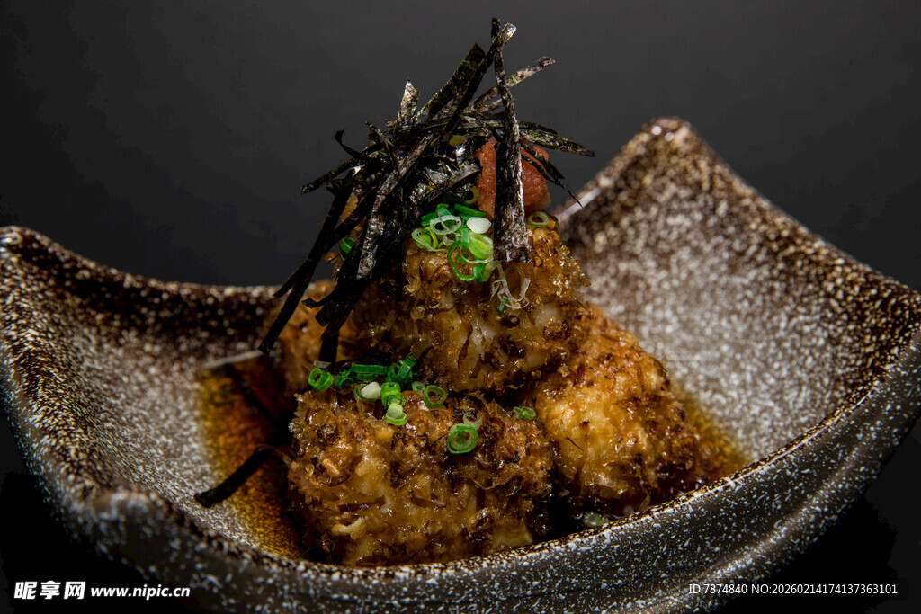 日式炸物美食摆盘展示