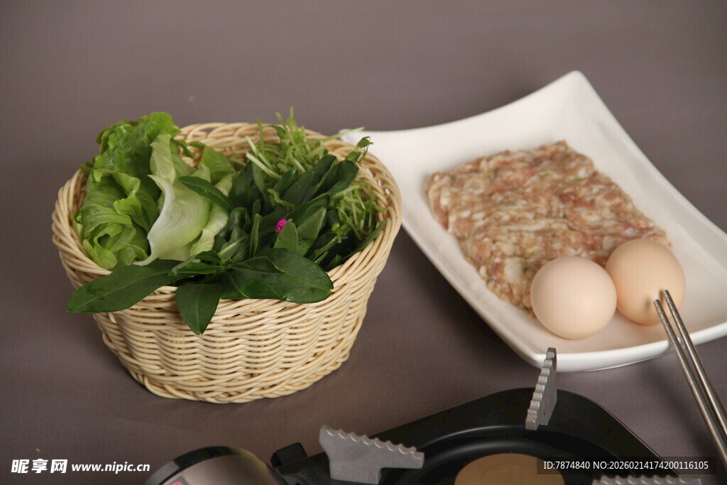新鲜食材准备烹饪