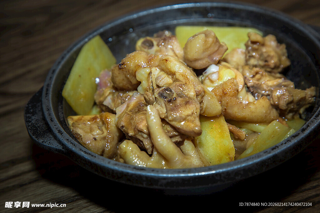 美味砂锅鸡肉煲