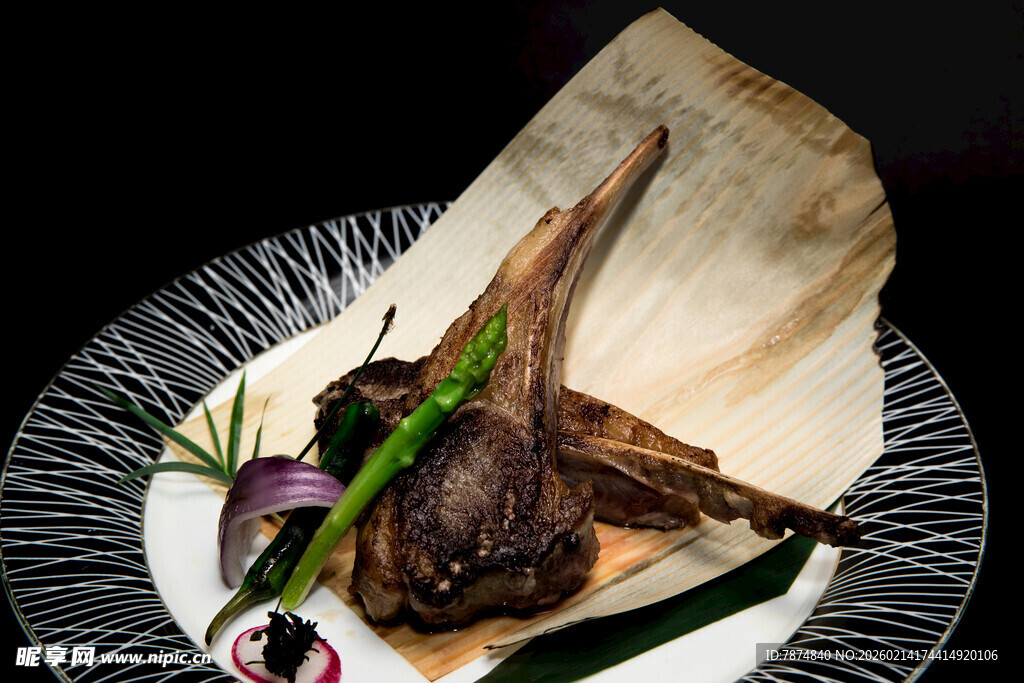 美味烤羊排摆盘精致