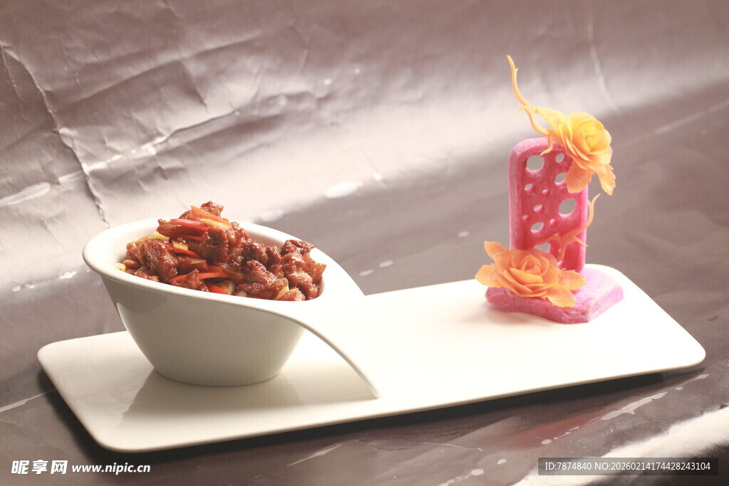 美味辣酱搭配精致装饰