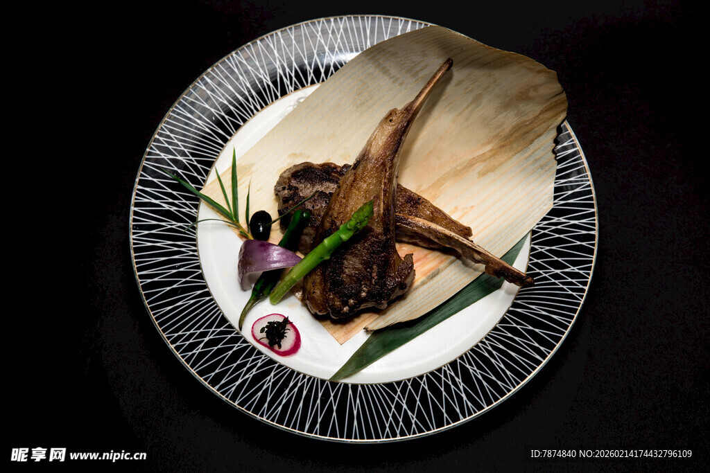 精致摆盘的美味佳肴