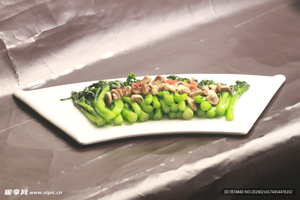 清炒时蔬配肉丁