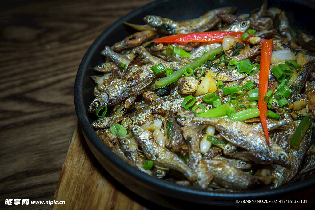 石锅小鱼干 鲜香又下饭