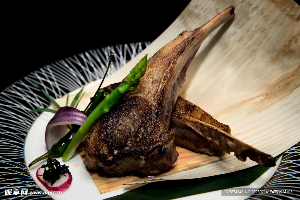 烤羊排摆盘美食展示