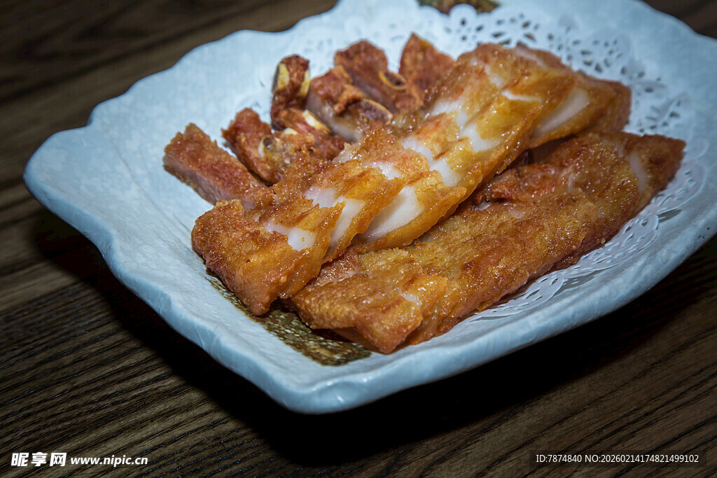 香酥炸鱼块摆盘精致