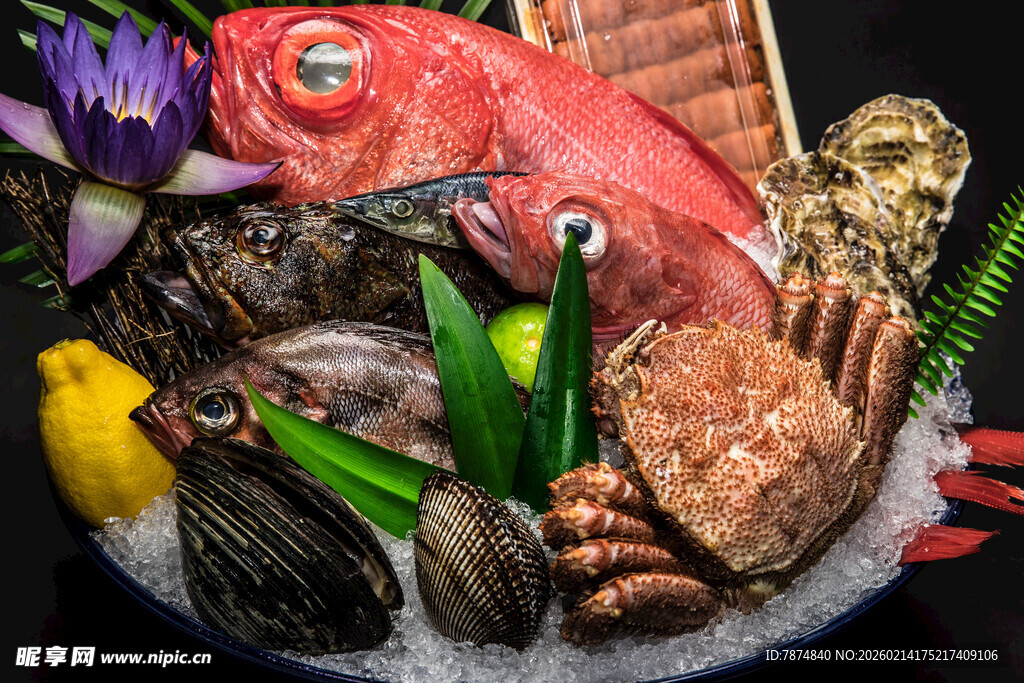 新鲜海鲜拼盘展示
