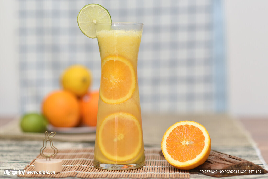 鲜橙柠檬特调夏日饮品