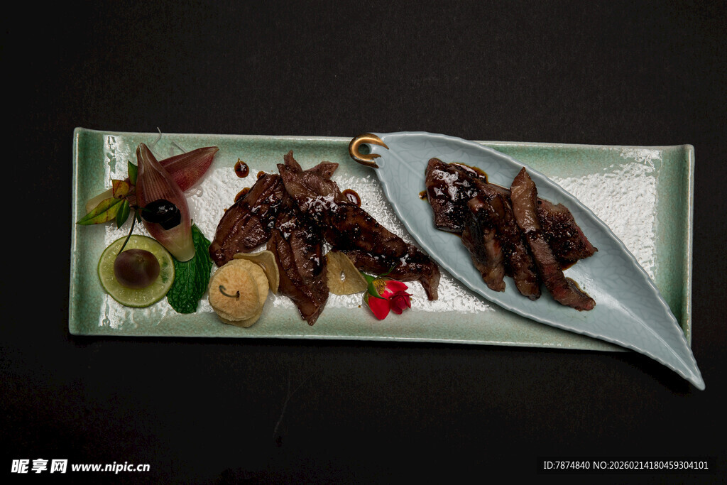 精致摆盘的美味荤素料理