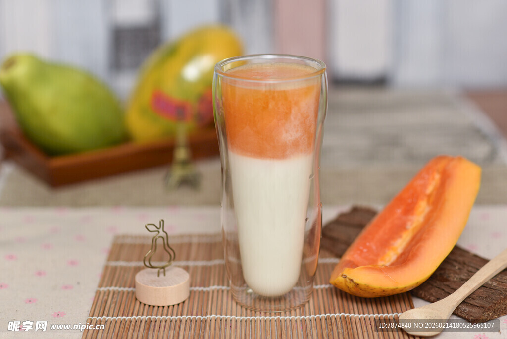 木瓜牛奶饮品 清新又美味