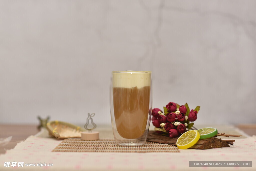 奶盖茶饮搭配精致小食