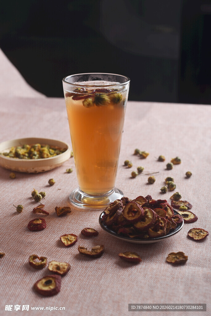 一杯养生果茶的惬意时光