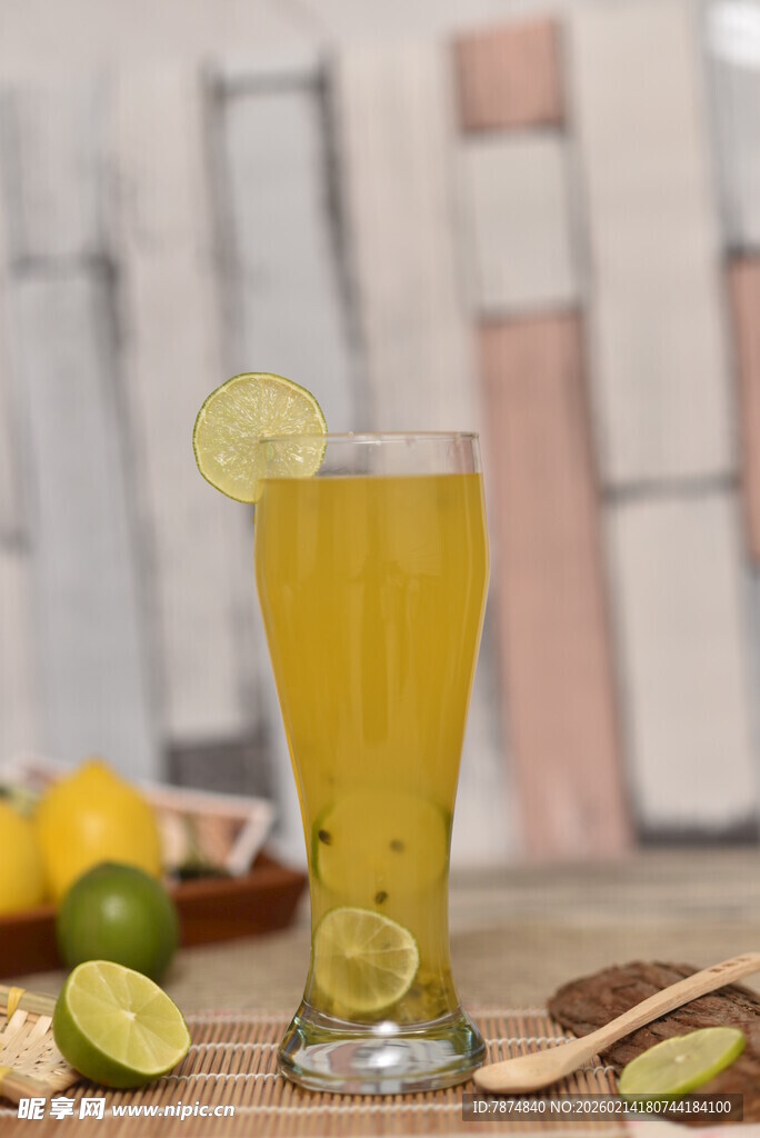 清新柠檬特调饮品