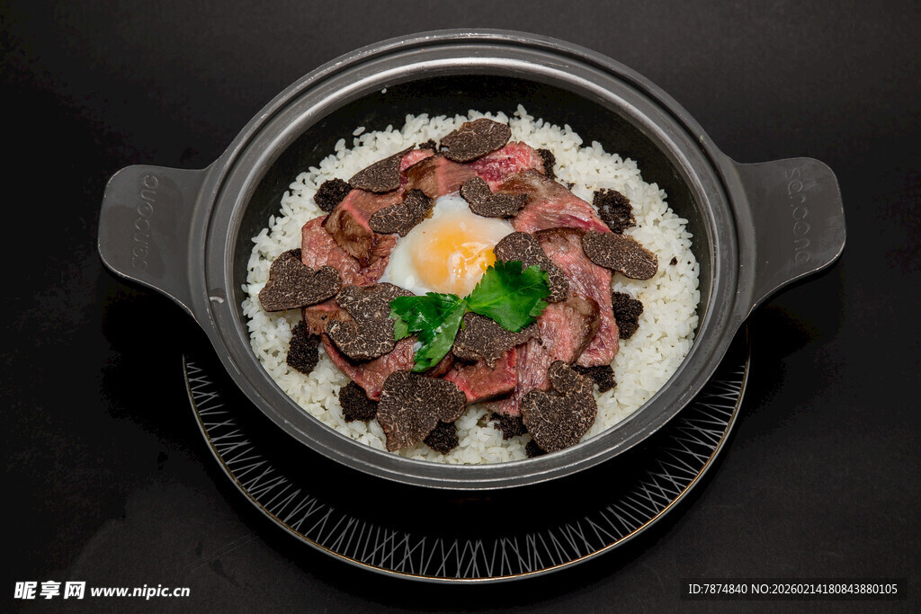 牛肉温泉蛋盖饭