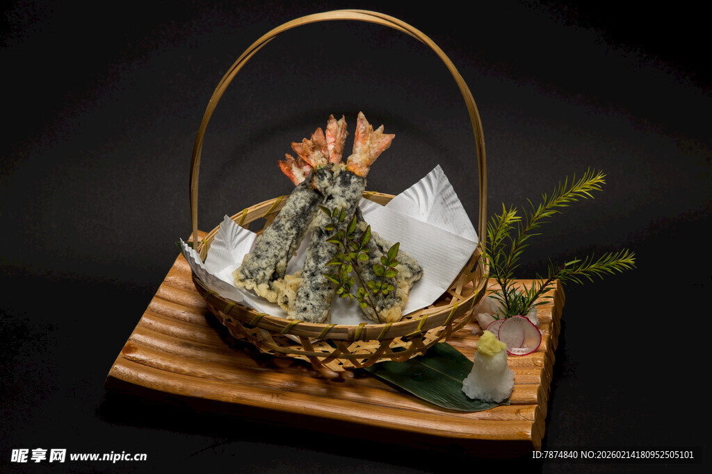 精致竹篮花艺摆件