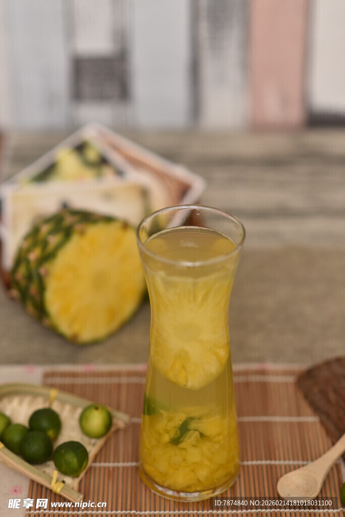 清新凤梨饮品 惬意时光
