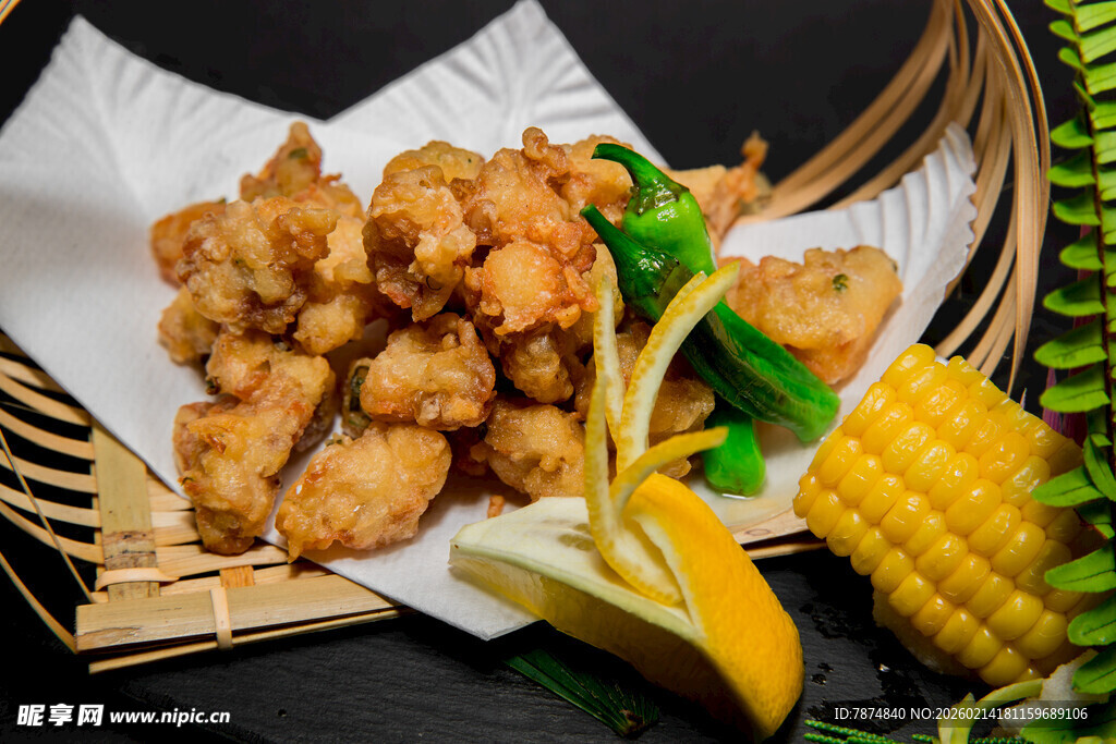 香酥炸鸡配蔬菜玉米