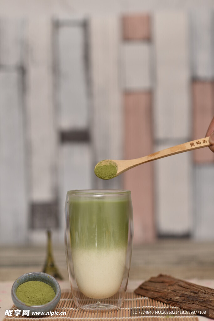 抹茶拿铁制作瞬间