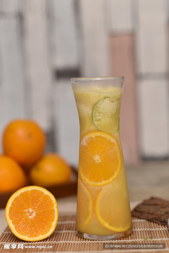 鲜橙柠檬泡水 清新饮品
