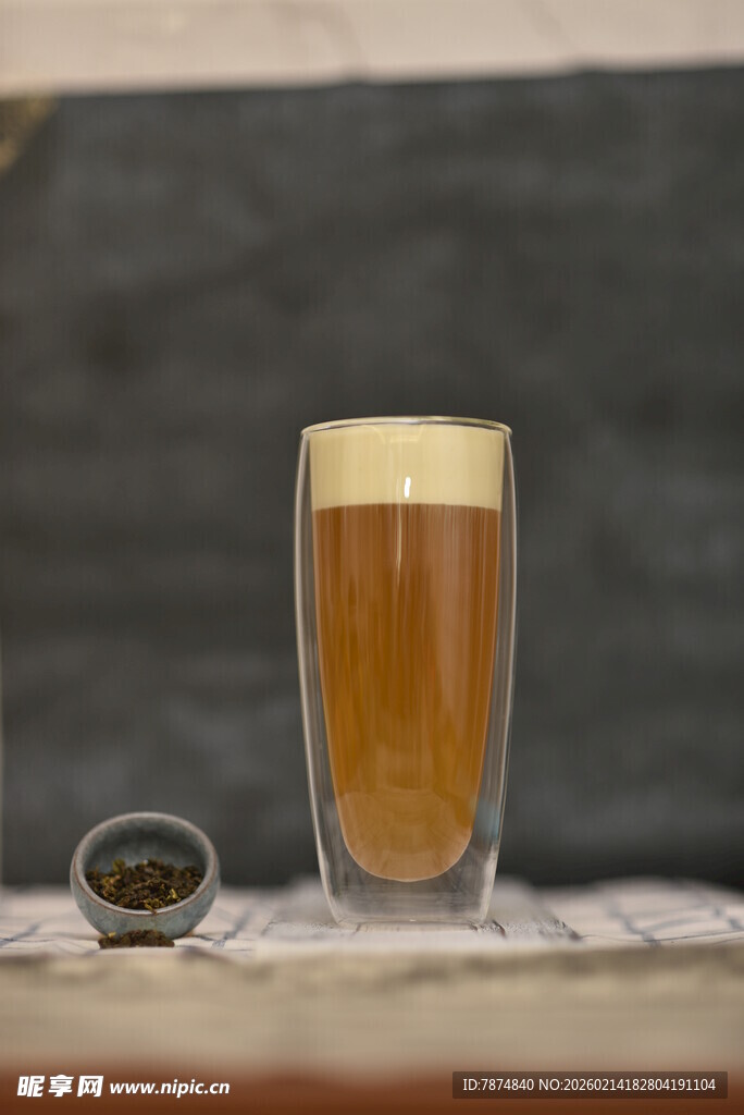 一杯香浓啤酒展示