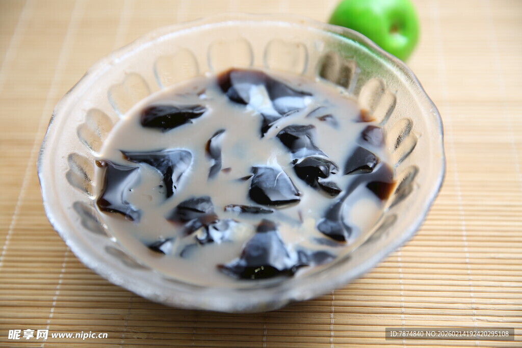 美味双皮奶 点缀蓝莓