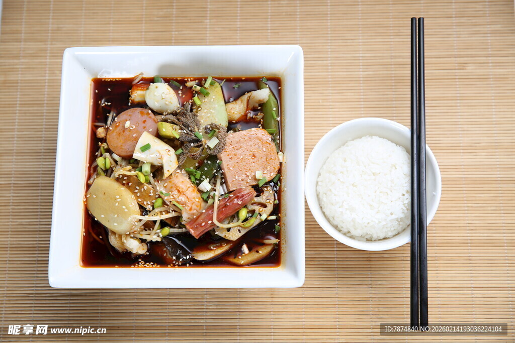 日式什锦火锅美食