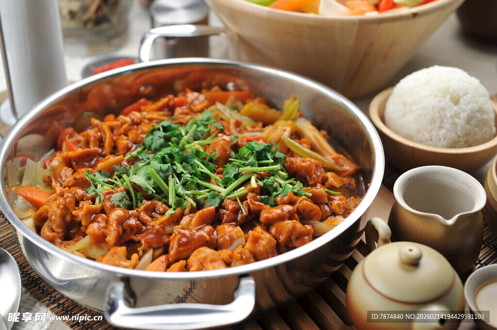 美味诱人的一锅特色佳肴