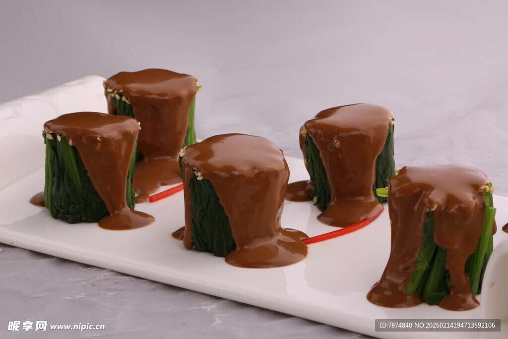 巧克力淋面小甜点