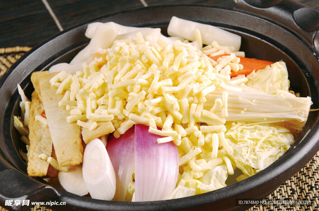 美味食材汇聚的砂锅料理