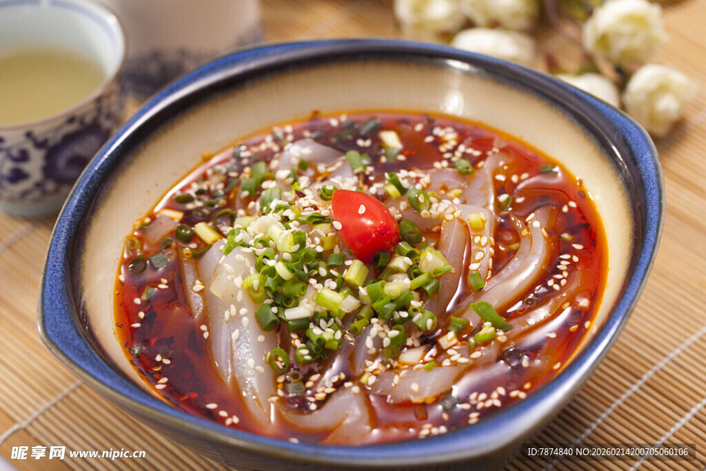 香辣可口的红油凉拌菜